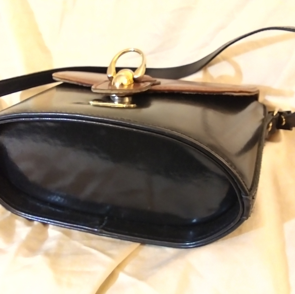 RARE Vintage two-tone leather Fendi shoulder/crossbody handbag